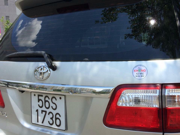 10.000[-]sticker[-]“Không[-]xả[-]rác[-]bừa[-]bãi”[-]đã[-]đến[-]với[-]cộng[-]đồng